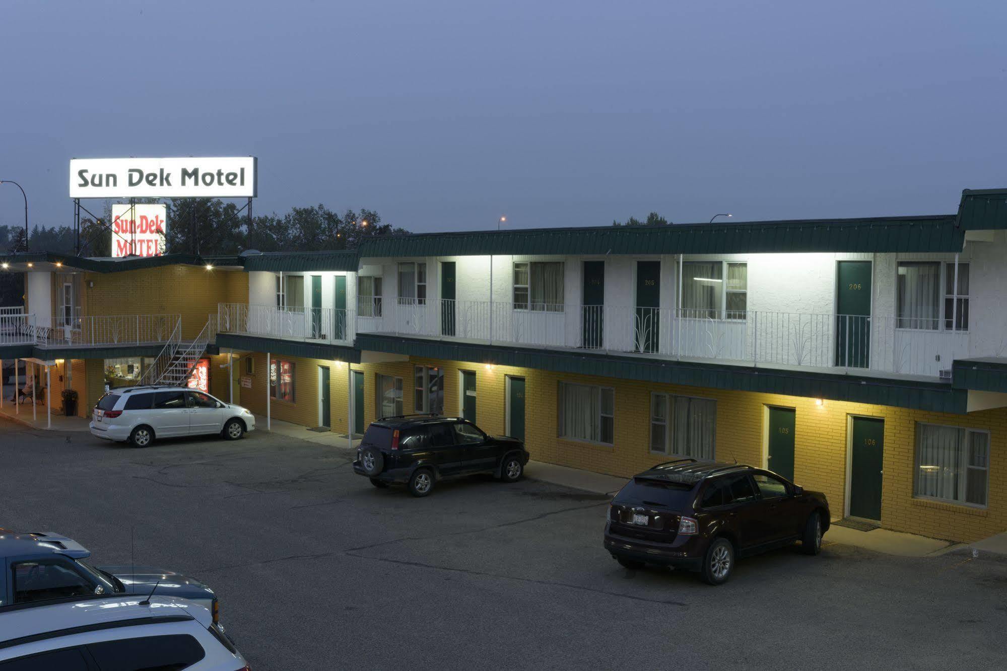 Sun-Dek Motel メディシンハット エクステリア 写真