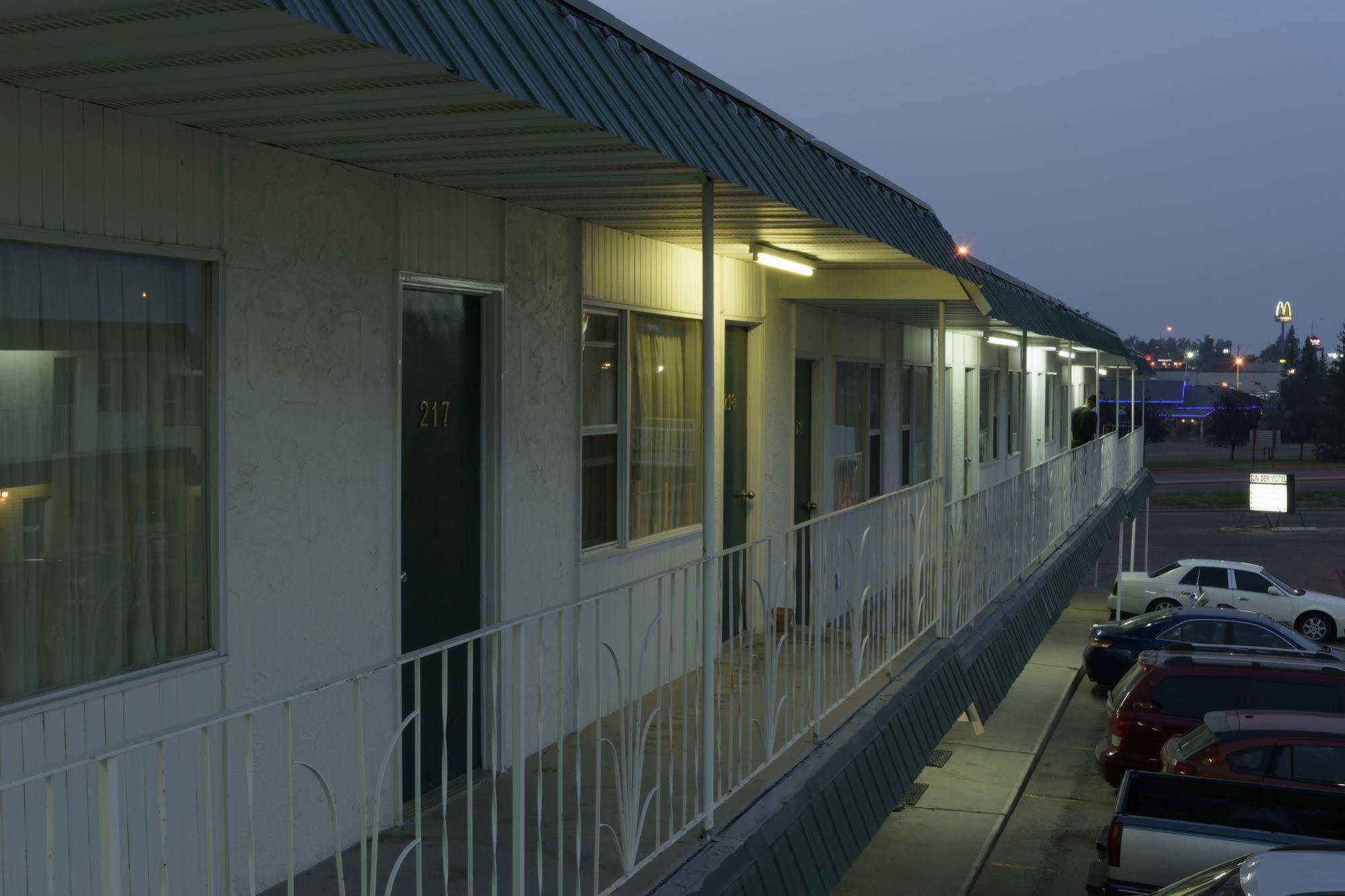 Sun-Dek Motel メディシンハット エクステリア 写真