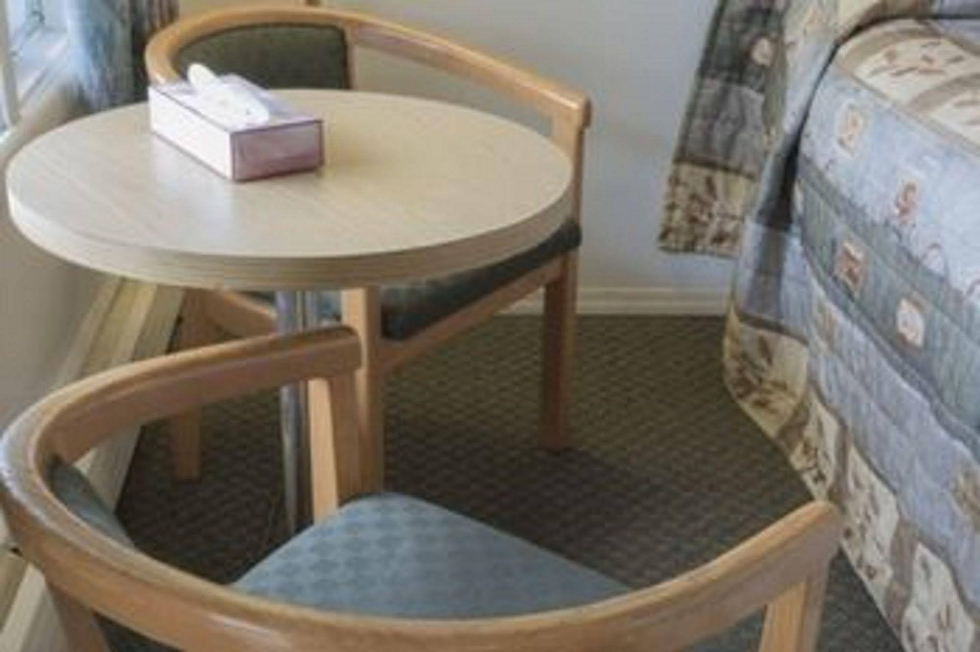 Sun-Dek Motel メディシンハット エクステリア 写真