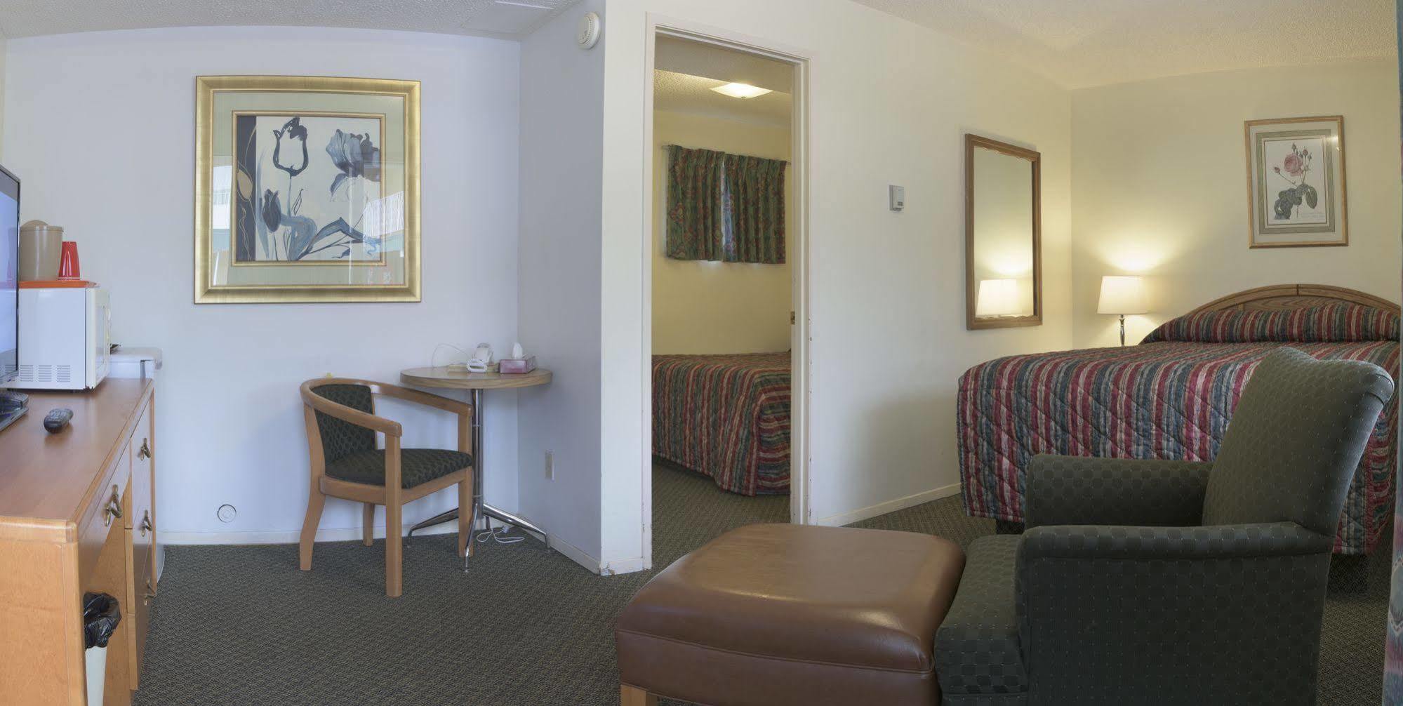 Sun-Dek Motel メディシンハット エクステリア 写真
