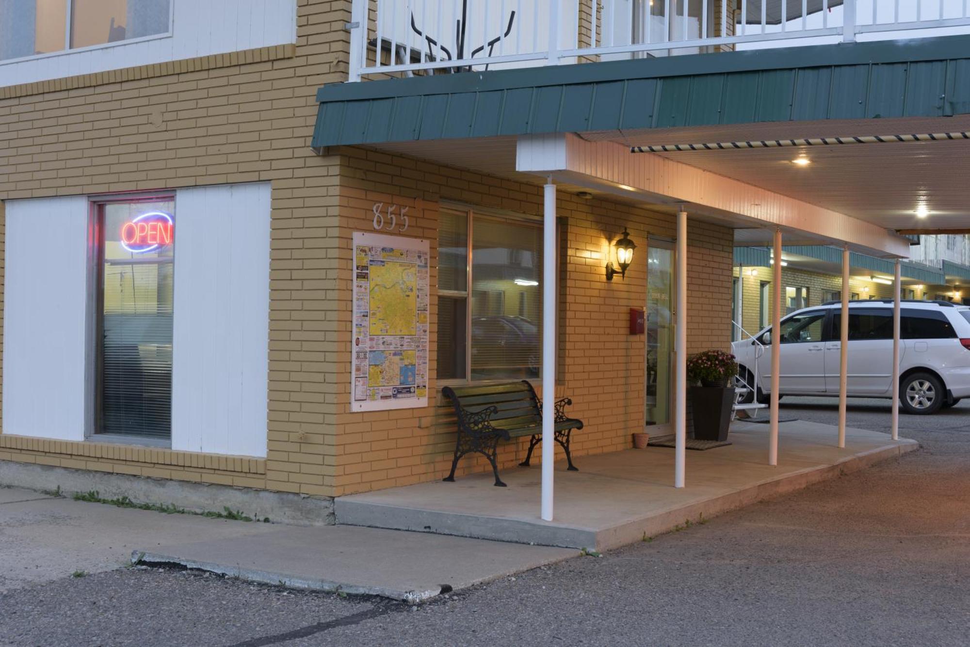 Sun-Dek Motel メディシンハット エクステリア 写真