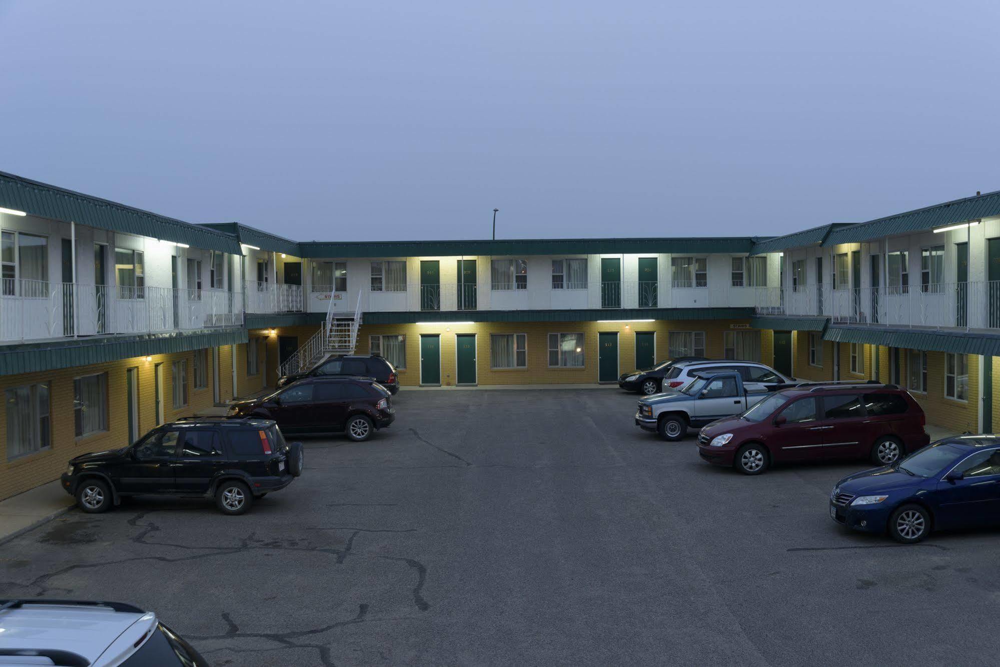 Sun-Dek Motel メディシンハット エクステリア 写真